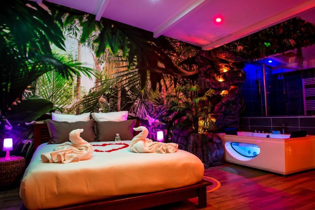 SECRET SUITE Jungle - Jacuzzi privatif - Gare RER C - Proche Paris Brétigny-sur-Orge Esterno foto